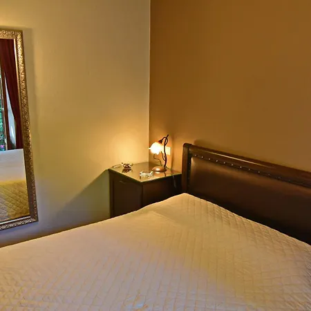 Filoxenia Hotell 2*