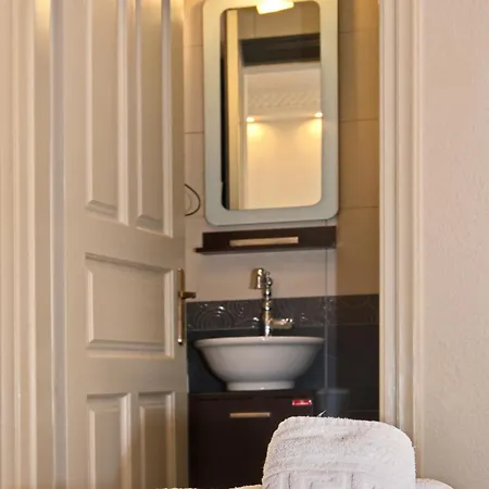Filoxenia Hotell 2*